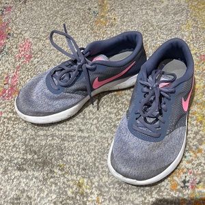 Womens Nike Sneakers